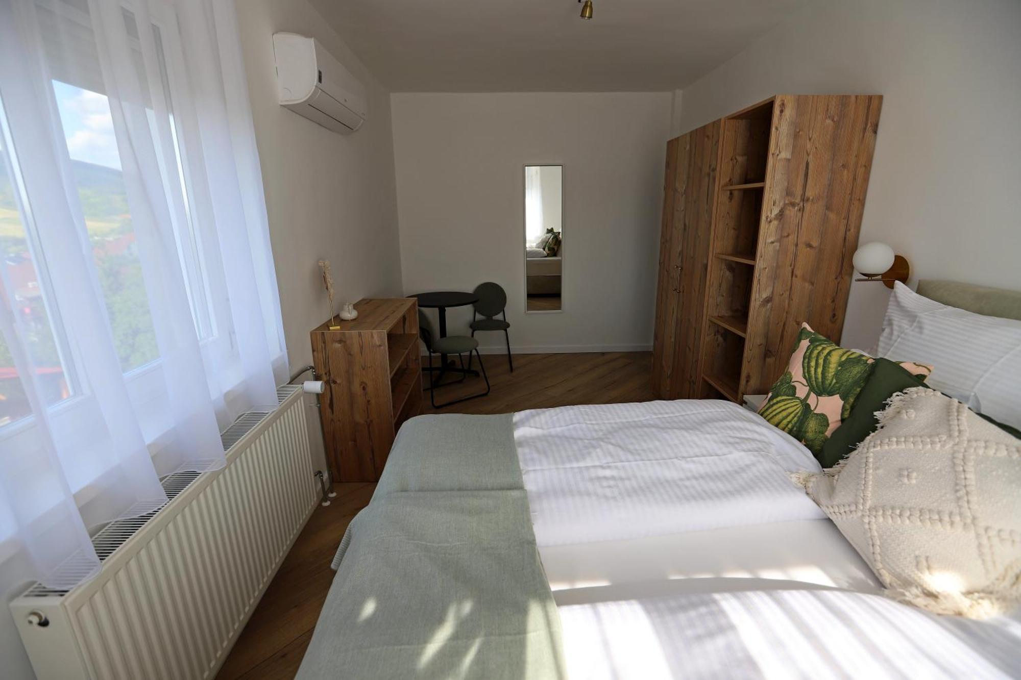Natali Apartmanhaz Eger Exterior foto
